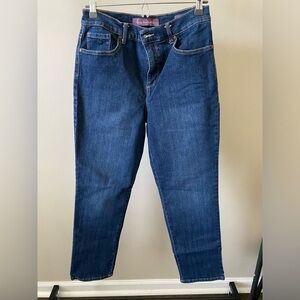 Women’s straight legged jeans